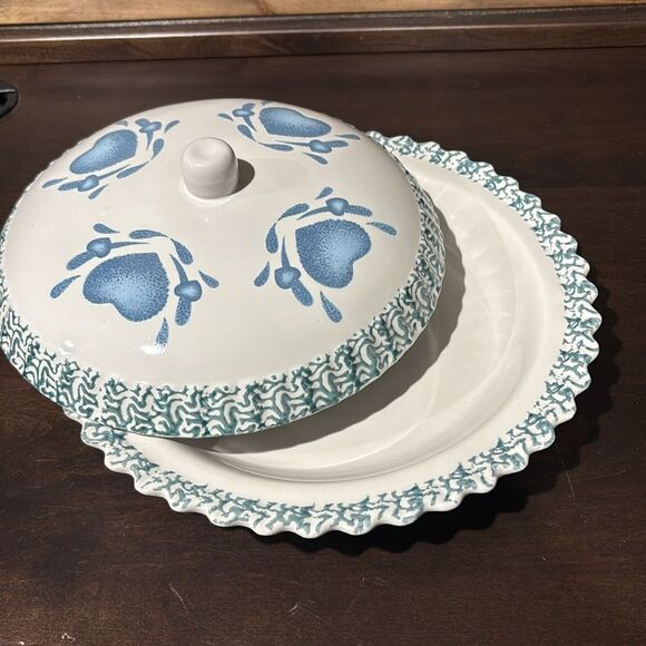 ABC Distributing Beautiful Pattern Blue Hearts Ceramic Pie Plate with Lid - Picture 8 of 12